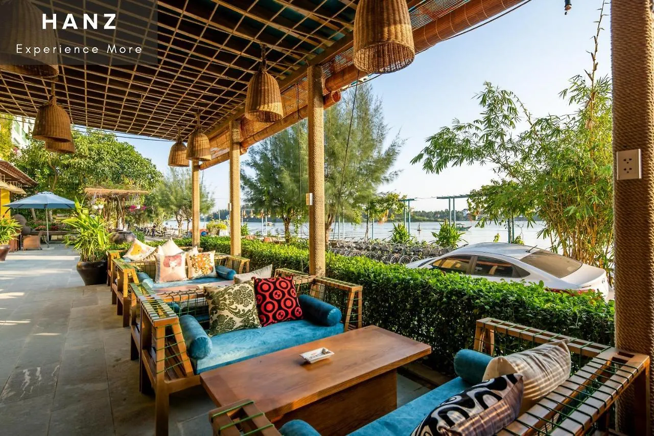 Hanz Triple Riverside Villa Hoi An Vietnam
