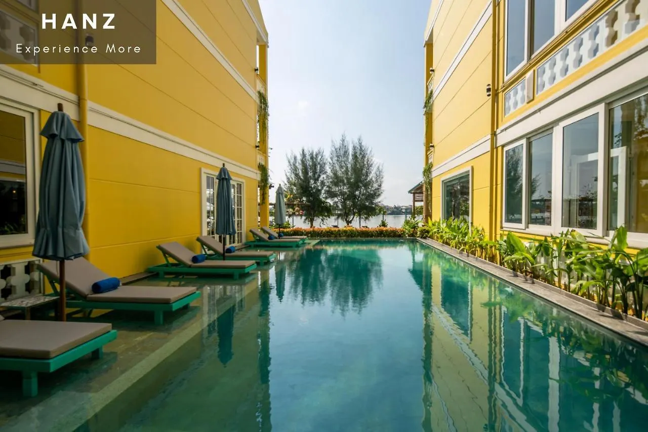 Hanz Triple Riverside Villa Hoi An