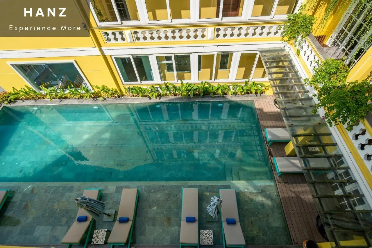 Hanz Triple Riverside Villa Hoi An