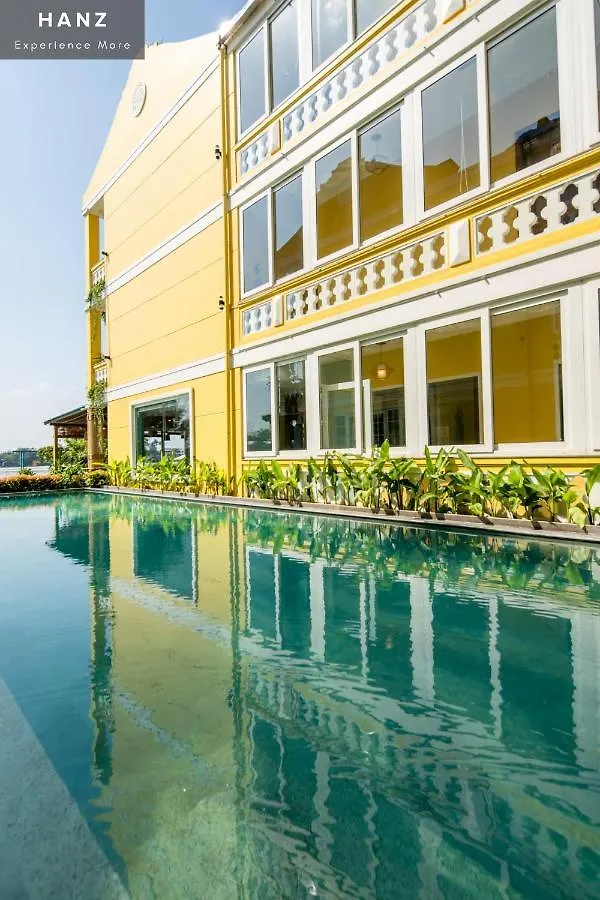 Hanz Triple Riverside Villa Hoi An