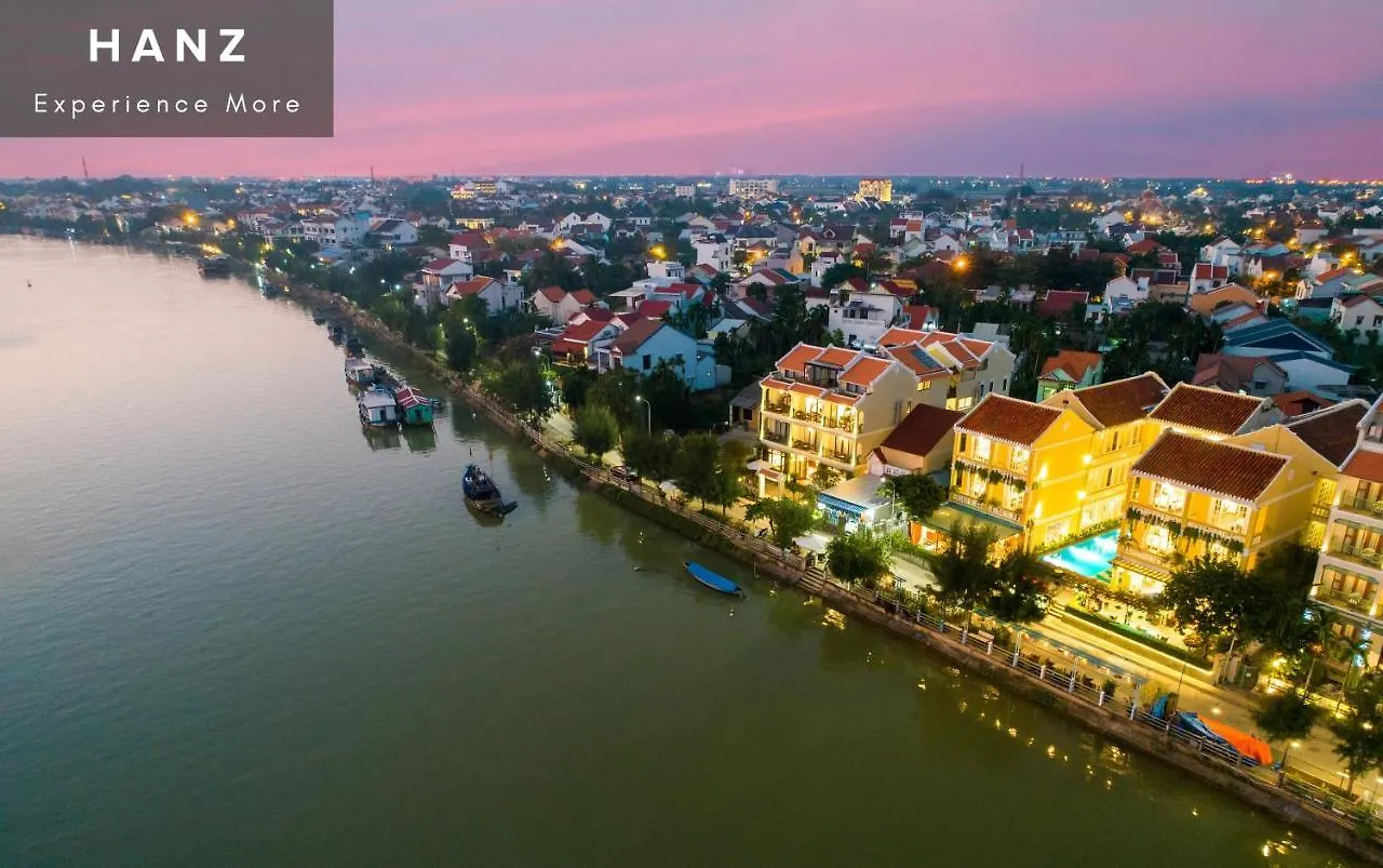 Hanz Triple Riverside Villa Hoi An