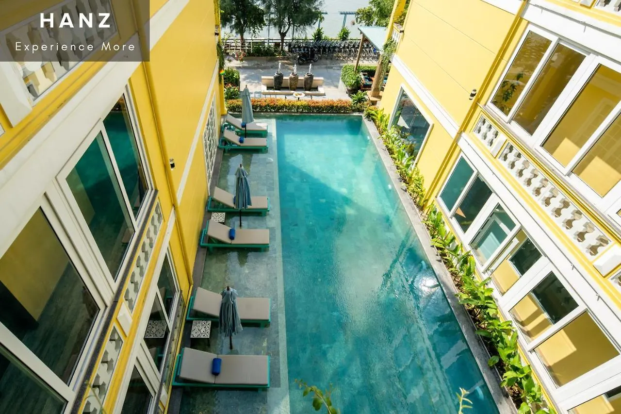 Hanz Triple Riverside Villa Hoi An Vietnam