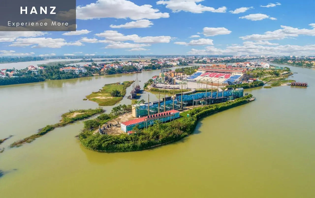 Hanz Triple Riverside Villa Hoi An