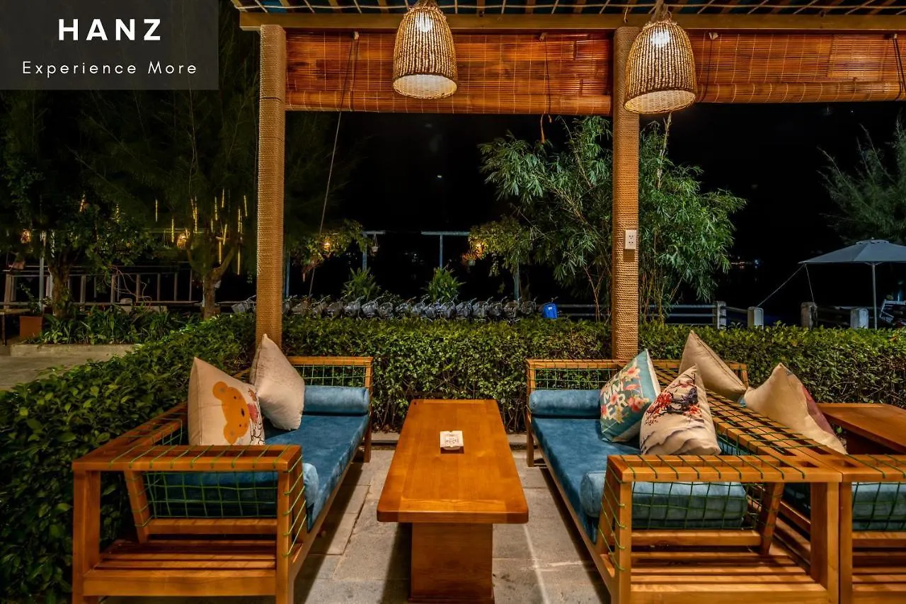 Hanz Triple Riverside Villa Hoi An Vietnam