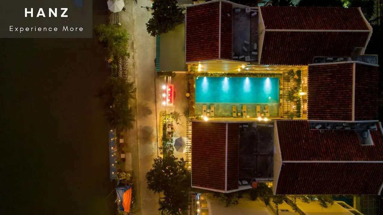 Hanz Triple Riverside Villa Hoi An
