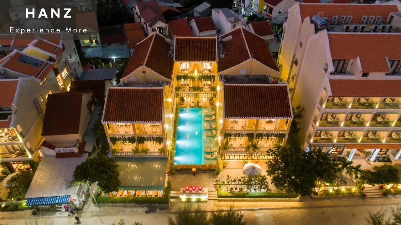 Hanz Triple Riverside Villa Hoi An Vietnam