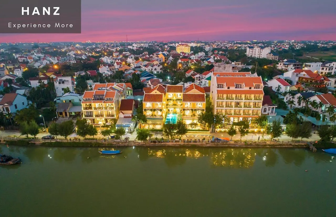 Hanz Triple Riverside Villa Hoi An