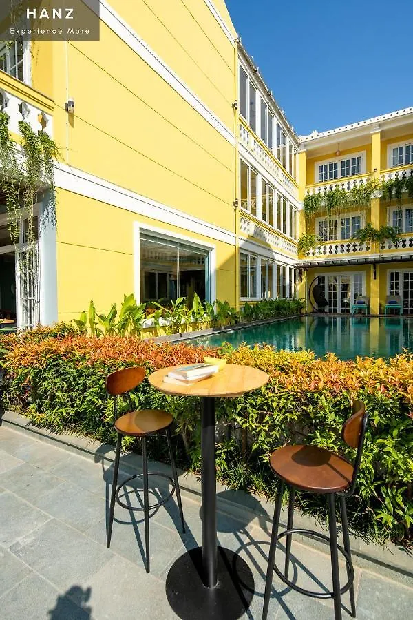Hanz Triple Riverside Villa Hoi An