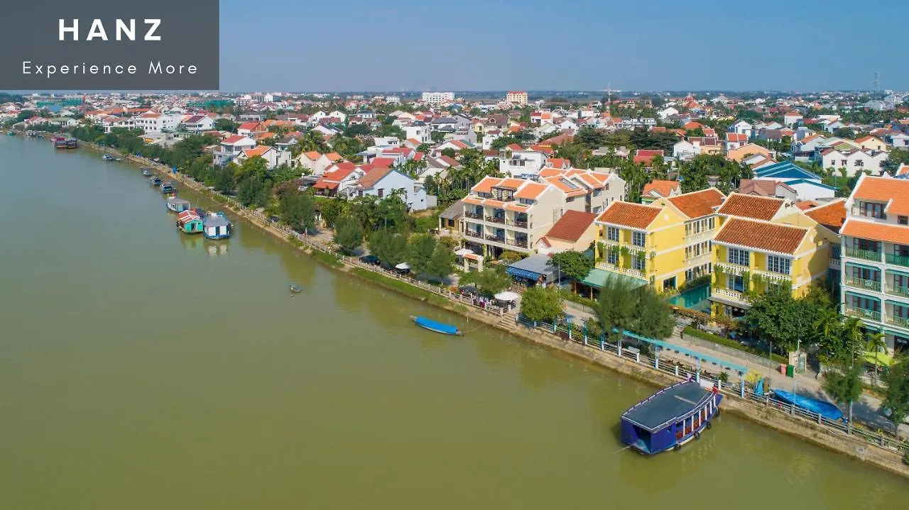 Hanz Triple Riverside Villa Hoi An