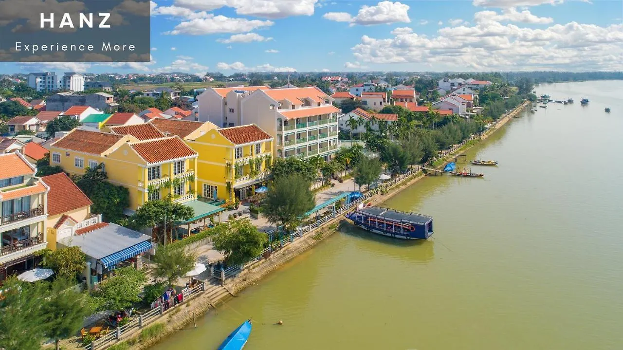 Hanz Triple Riverside Villa Hoi An