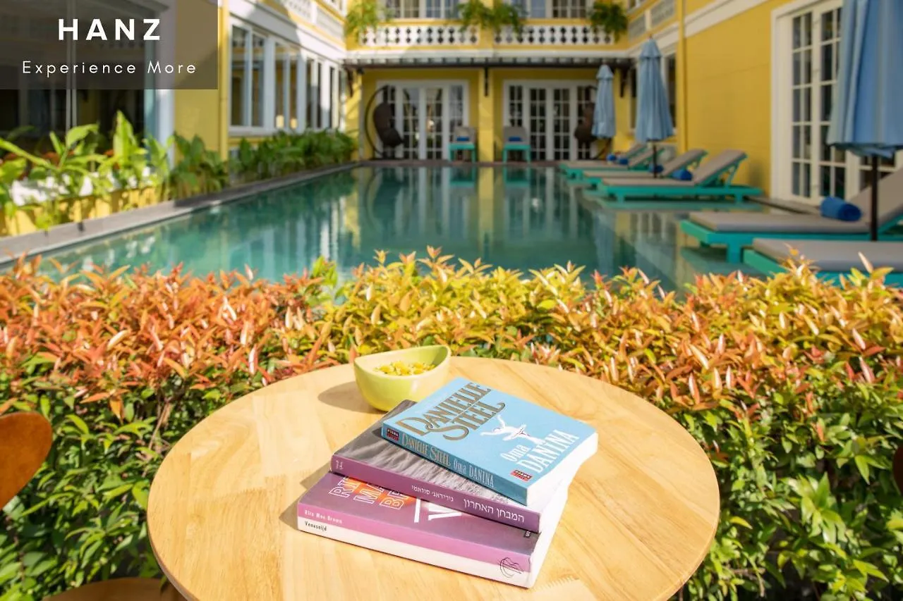 Hanz Triple Riverside Villa Hoi An